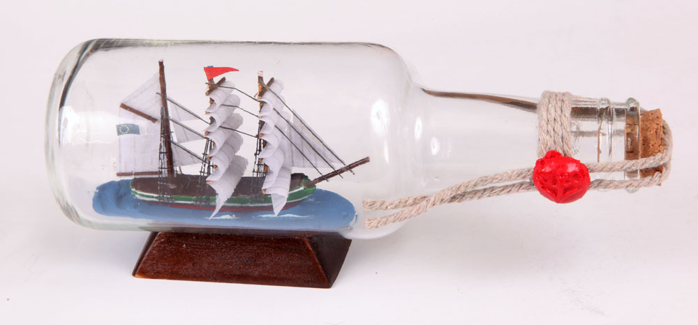 foto lodi�ka v l�hvi - st�edn�